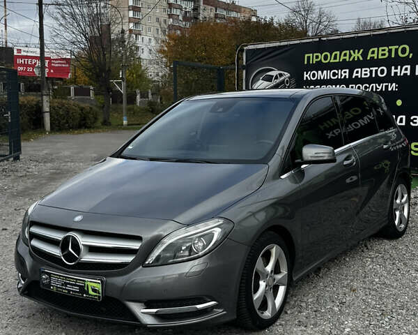 Серый Мерседес Б-класс, объемом двигателя 1.8 л и пробегом 298 тыс. км за 13500 $, фото 1 на Automoto.ua