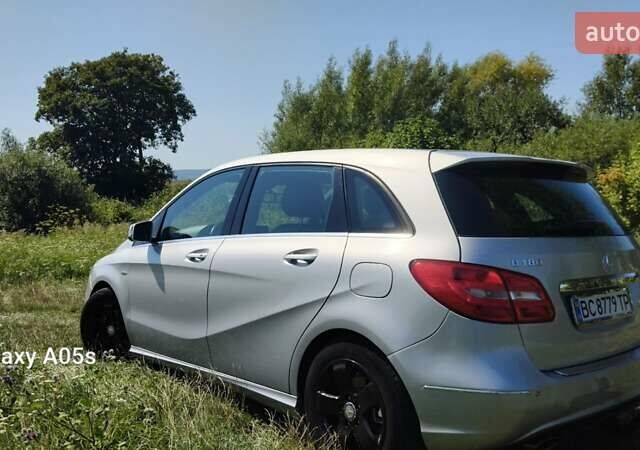 Серый Мерседес Б-класс, объемом двигателя 1.6 л и пробегом 206 тыс. км за 8500 $, фото 1 на Automoto.ua