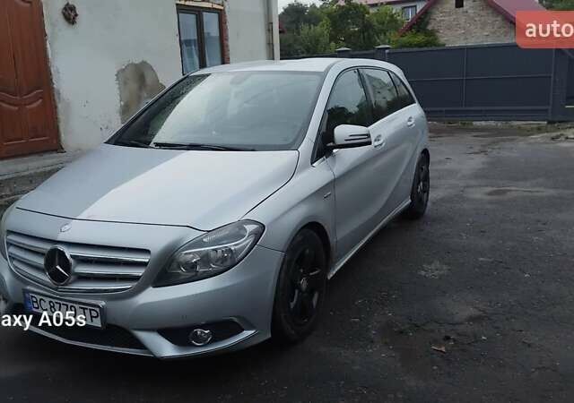 Сірий Мерседес Б-клас, об'ємом двигуна 1.6 л та пробігом 205 тис. км за 11500 $, фото 1 на Automoto.ua