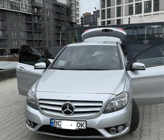 Серый Мерседес Б-класс, объемом двигателя 1.5 л и пробегом 156 тыс. км за 12500 $, фото 1 на Automoto.ua