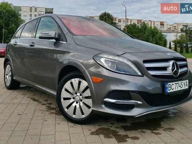 Сірий Мерседес Б-клас, об'ємом двигуна 0 л та пробігом 120 тис. км за 9500 $, фото 1 на Automoto.ua