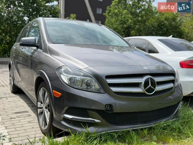 Сірий Мерседес Б-клас, об'ємом двигуна 0 л та пробігом 144 тис. км за 7900 $, фото 1 на Automoto.ua
