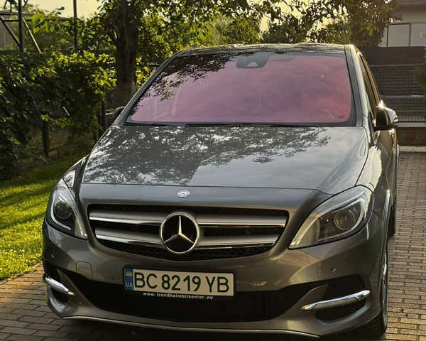 Серый Мерседес Б-класс, объемом двигателя 0 л и пробегом 130 тыс. км за 10500 $, фото 1 на Automoto.ua