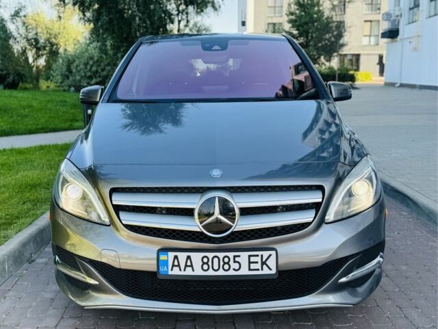 Сірий Мерседес Б-клас, об'ємом двигуна 0 л та пробігом 139 тис. км за 10500 $, фото 1 на Automoto.ua