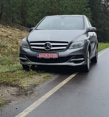 Серый Мерседес Б-класс, объемом двигателя 0 л и пробегом 130 тыс. км за 9000 $, фото 1 на Automoto.ua