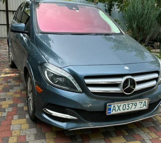 Сірий Мерседес Б-клас, об'ємом двигуна 0 л та пробігом 105 тис. км за 11500 $, фото 1 на Automoto.ua