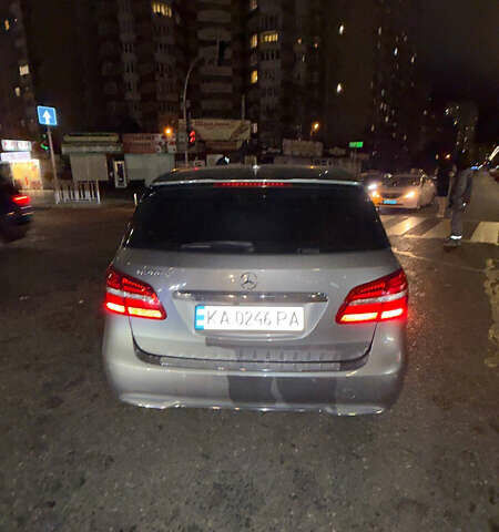 Серый Мерседес Б-класс, объемом двигателя 2.14 л и пробегом 106 тыс. км за 6000 $, фото 1 на Automoto.ua