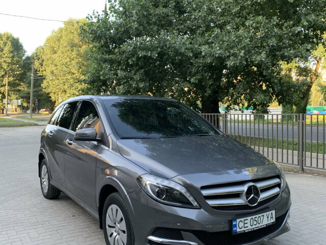 Сірий Мерседес Б-клас, об'ємом двигуна 0 л та пробігом 120 тис. км за 13000 $, фото 1 на Automoto.ua