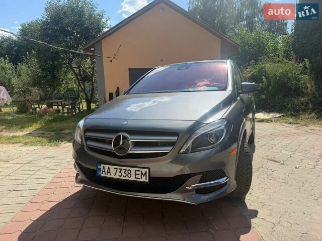 Сірий Мерседес Б-клас, об'ємом двигуна 0 л та пробігом 77 тис. км за 9200 $, фото 1 на Automoto.ua