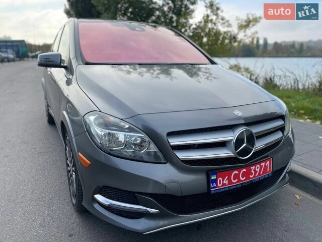 Сірий Мерседес Б-клас, об'ємом двигуна 0 л та пробігом 160 тис. км за 10700 $, фото 1 на Automoto.ua