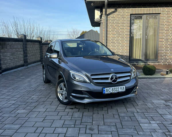 Серый Мерседес Б-класс, объемом двигателя 0 л и пробегом 116 тыс. км за 11700 $, фото 1 на Automoto.ua