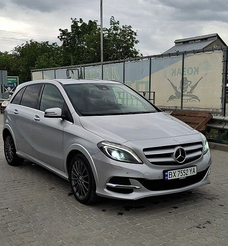 Серый Мерседес Б-класс, объемом двигателя 0 л и пробегом 172 тыс. км за 10800 $, фото 1 на Automoto.ua