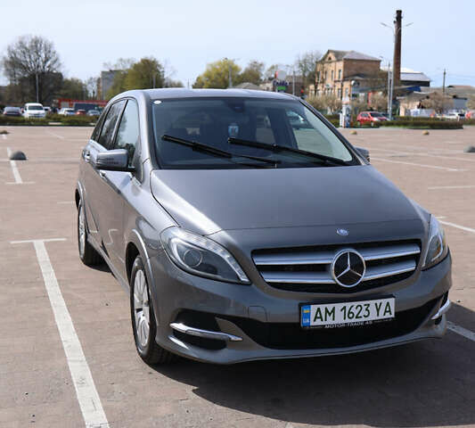 Серый Мерседес Б-класс, объемом двигателя 0 л и пробегом 128 тыс. км за 10499 $, фото 1 на Automoto.ua