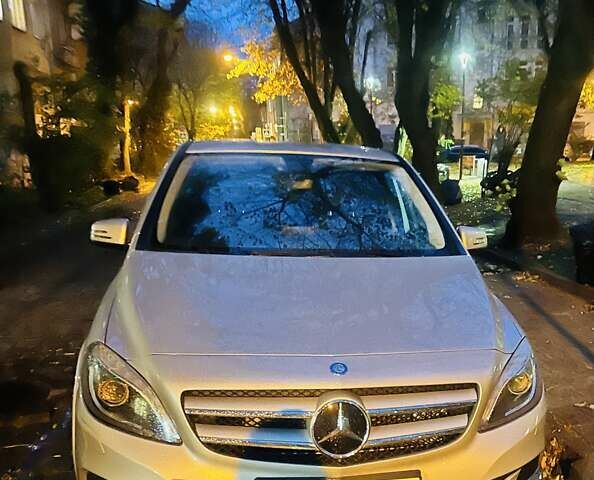 Сірий Мерседес Б-клас, об'ємом двигуна 0 л та пробігом 133 тис. км за 10500 $, фото 1 на Automoto.ua