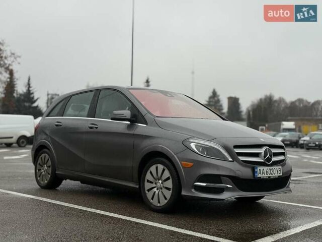 Сірий Мерседес Б-клас, об'ємом двигуна 0 л та пробігом 89 тис. км за 12750 $, фото 1 на Automoto.ua