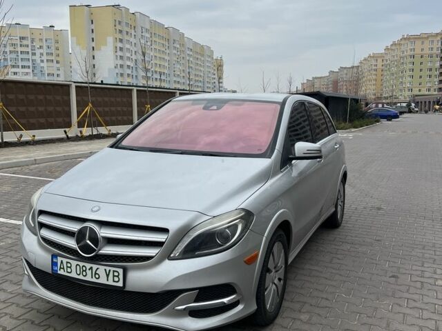 Сірий Мерседес Б-клас, об'ємом двигуна 0 л та пробігом 106 тис. км за 13600 $, фото 1 на Automoto.ua