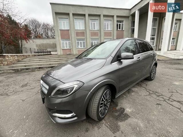 Серый Мерседес Б-класс, объемом двигателя 0 л и пробегом 108 тыс. км за 12700 $, фото 1 на Automoto.ua