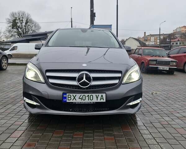 Сірий Мерседес Б-клас, об'ємом двигуна 0 л та пробігом 127 тис. км за 11300 $, фото 1 на Automoto.ua