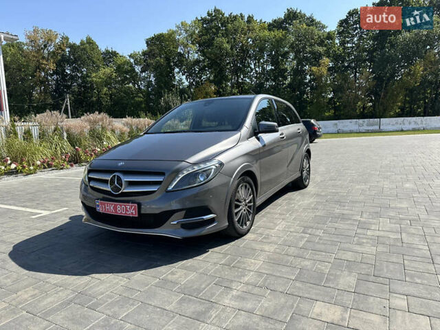 Сірий Мерседес Б-клас, об'ємом двигуна 0 л та пробігом 115 тис. км за 10300 $, фото 1 на Automoto.ua