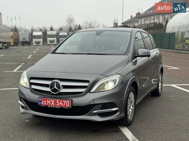 Сірий Мерседес Б-клас, об'ємом двигуна 0 л та пробігом 116 тис. км за 8999 $, фото 1 на Automoto.ua