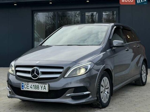 Серый Мерседес Б-класс, объемом двигателя 0 л и пробегом 140 тыс. км за 10400 $, фото 1 на Automoto.ua
