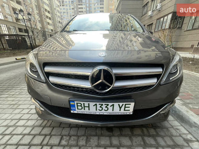 Сірий Мерседес Б-клас, об'ємом двигуна 0 л та пробігом 109 тис. км за 15800 $, фото 1 на Automoto.ua