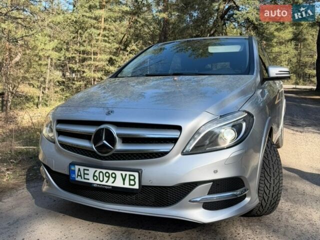Серый Мерседес Б-класс, объемом двигателя 0 л и пробегом 68 тыс. км за 13500 $, фото 1 на Automoto.ua