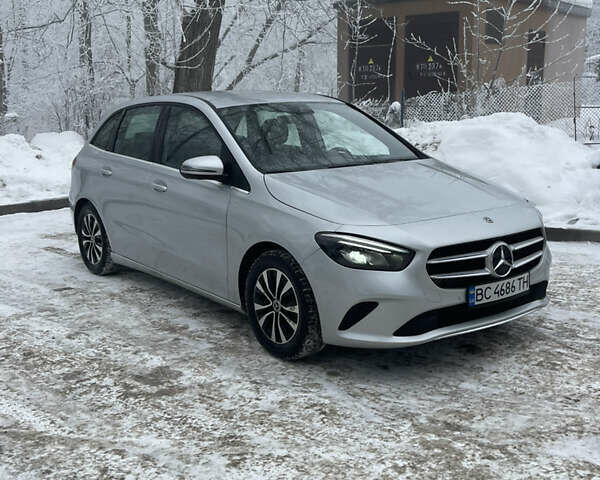 Сірий Мерседес Б-клас, об'ємом двигуна 1.33 л та пробігом 79 тис. км за 16900 $, фото 1 на Automoto.ua