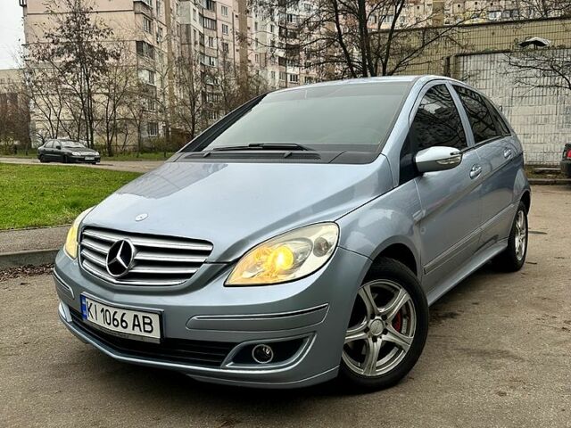 Сірий Мерседес Б-клас, об'ємом двигуна 2 л та пробігом 276 тис. км за 4900 $, фото 1 на Automoto.ua