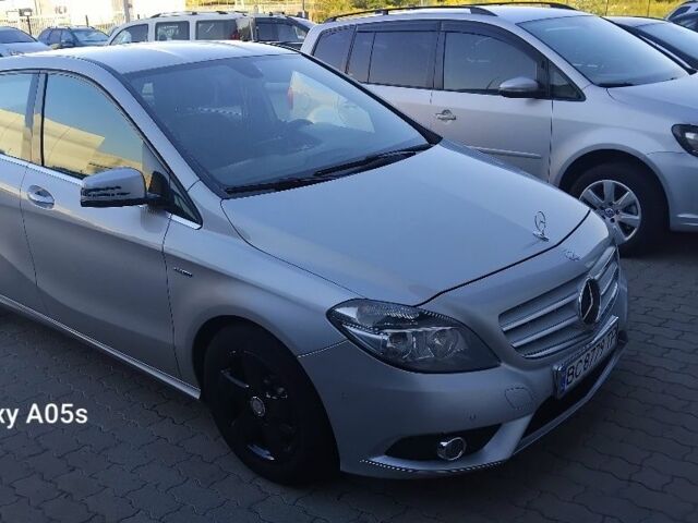 Серый Мерседес Б-класс, объемом двигателя 1.6 л и пробегом 212 тыс. км за 8000 $, фото 1 на Automoto.ua