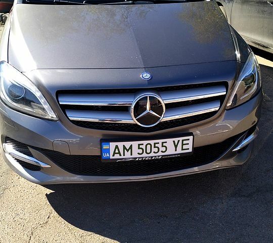 Сірий Мерседес Б-клас, об'ємом двигуна 0 л та пробігом 134 тис. км за 13000 $, фото 1 на Automoto.ua