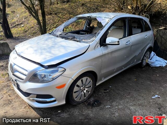 Сірий Мерседес Б-клас, об'ємом двигуна 28 л та пробігом 0 тис. км за 4999 $, фото 1 на Automoto.ua