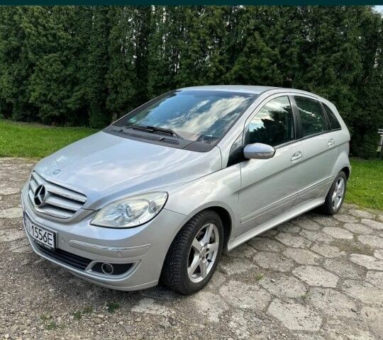 Серый Мерседес Б-класс, объемом двигателя 2 л и пробегом 271 тыс. км за 3000 $, фото 1 на Automoto.ua