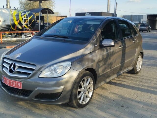 Серый Мерседес Б-класс, объемом двигателя 1.5 л и пробегом 303 тыс. км за 5800 $, фото 1 на Automoto.ua