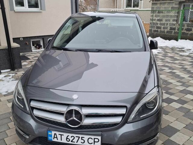 Серый Мерседес Б-класс, объемом двигателя 1.8 л и пробегом 80 тыс. км за 12800 $, фото 1 на Automoto.ua