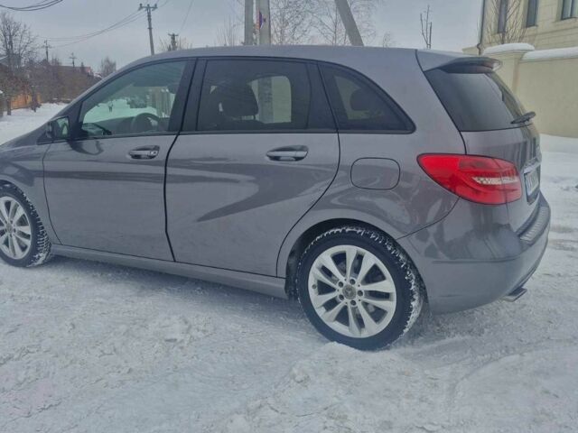 Серый Мерседес Б-класс, объемом двигателя 2.2 л и пробегом 210 тыс. км за 12300 $, фото 1 на Automoto.ua