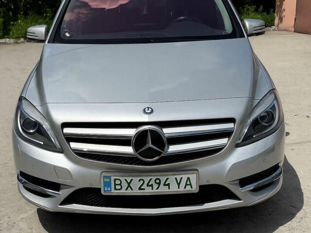 Серый Мерседес Б-класс, объемом двигателя 0 л и пробегом 106 тыс. км за 11500 $, фото 1 на Automoto.ua