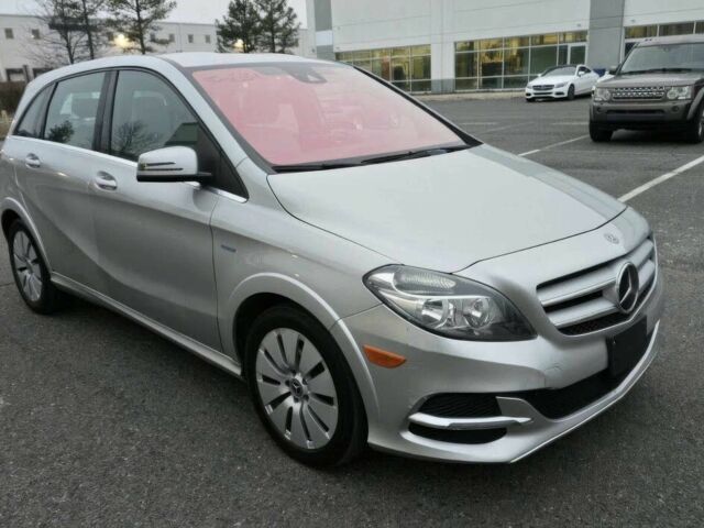 Серый Мерседес Б-класс, объемом двигателя 0 л и пробегом 58 тыс. км за 2700 $, фото 1 на Automoto.ua