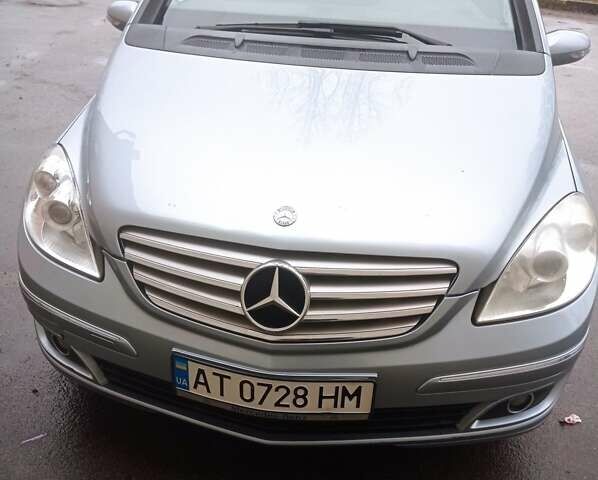 Синий Мерседес Б-класс, объемом двигателя 2 л и пробегом 275 тыс. км за 5400 $, фото 1 на Automoto.ua