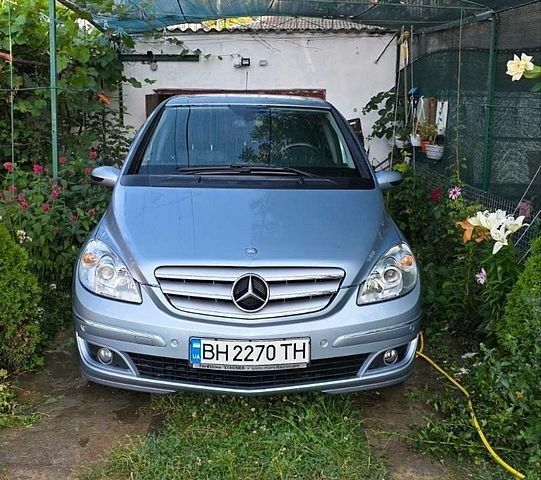 Синий Мерседес Б-класс, объемом двигателя 1.7 л и пробегом 275 тыс. км за 6500 $, фото 1 на Automoto.ua