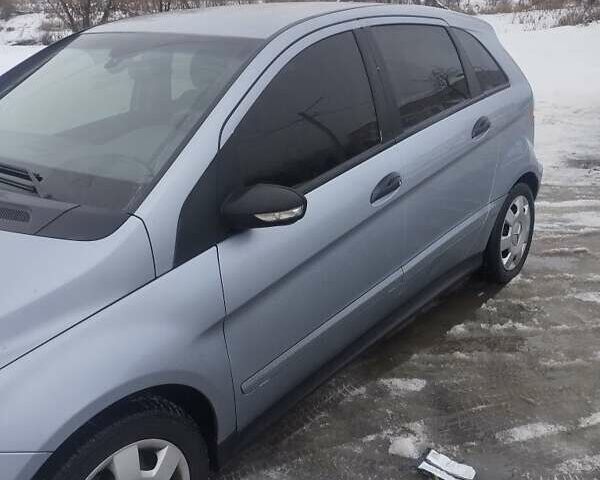 Синий Мерседес Б-класс, объемом двигателя 2 л и пробегом 289 тыс. км за 6350 $, фото 1 на Automoto.ua