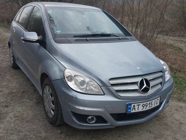 Синий Мерседес Б-класс, объемом двигателя 1.7 л и пробегом 165 тыс. км за 5500 $, фото 1 на Automoto.ua