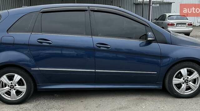 Синий Мерседес Б-класс, объемом двигателя 2 л и пробегом 260 тыс. км за 6900 $, фото 1 на Automoto.ua
