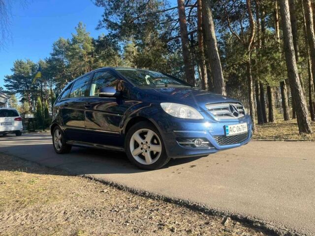 Синий Мерседес Б-класс, объемом двигателя 2 л и пробегом 165 тыс. км за 6800 $, фото 1 на Automoto.ua