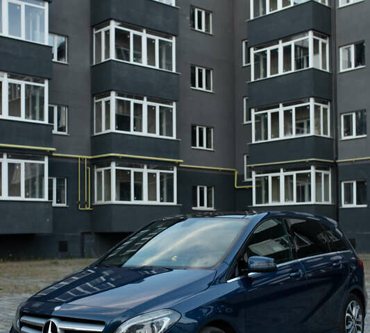 Синій Мерседес Б-клас, об'ємом двигуна 1.8 л та пробігом 290 тис. км за 11900 $, фото 1 на Automoto.ua