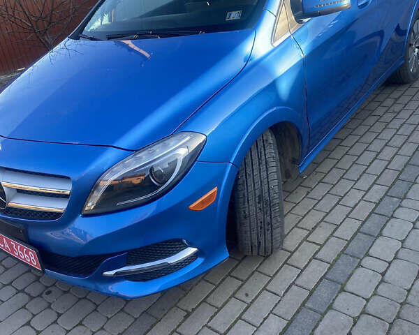 Синий Мерседес Б-класс, объемом двигателя 0 л и пробегом 90 тыс. км за 10000 $, фото 1 на Automoto.ua