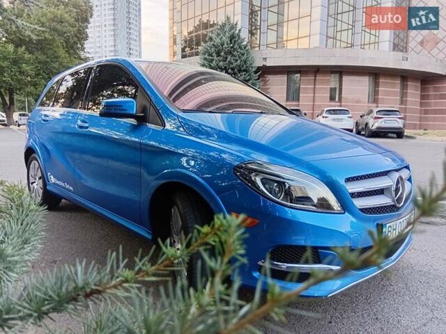 Синий Мерседес Б-класс, объемом двигателя 0 л и пробегом 50 тыс. км за 15700 $, фото 1 на Automoto.ua