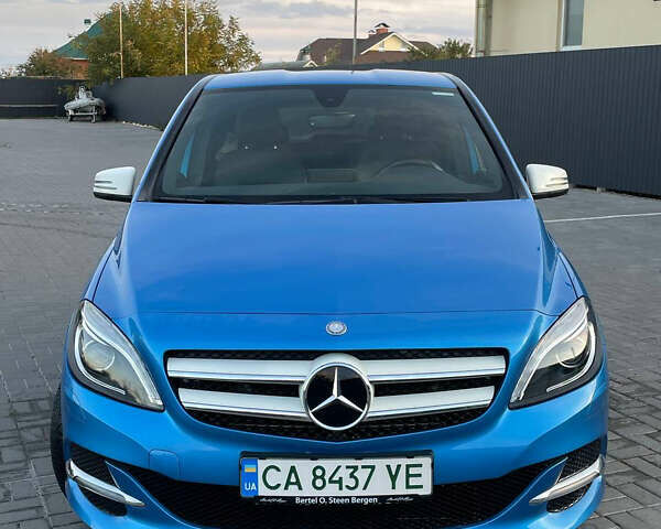 Синий Мерседес Б-класс, объемом двигателя 0 л и пробегом 85 тыс. км за 8900 $, фото 1 на Automoto.ua