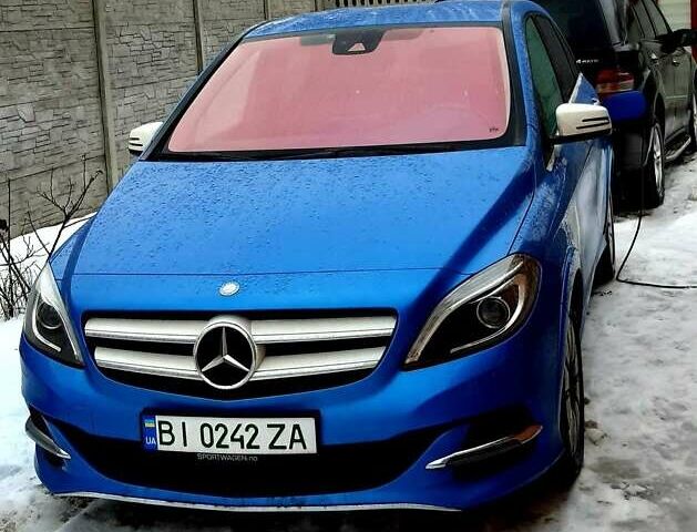 Синий Мерседес Б-класс, объемом двигателя 0 л и пробегом 170 тыс. км за 12800 $, фото 1 на Automoto.ua