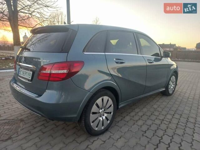 Синий Мерседес Б-класс, объемом двигателя 0 л и пробегом 89 тыс. км за 11000 $, фото 1 на Automoto.ua